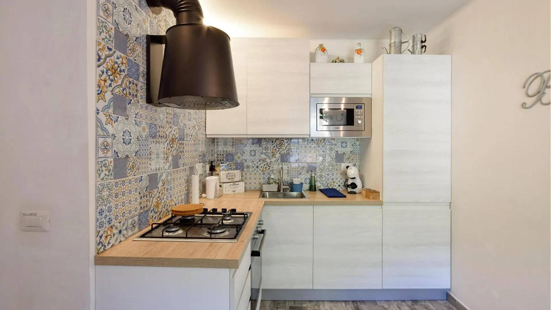 Lovely Apartment In Sori With Kitchen